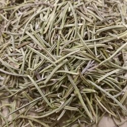 feuilles de romarin sèches pour préparer le thé