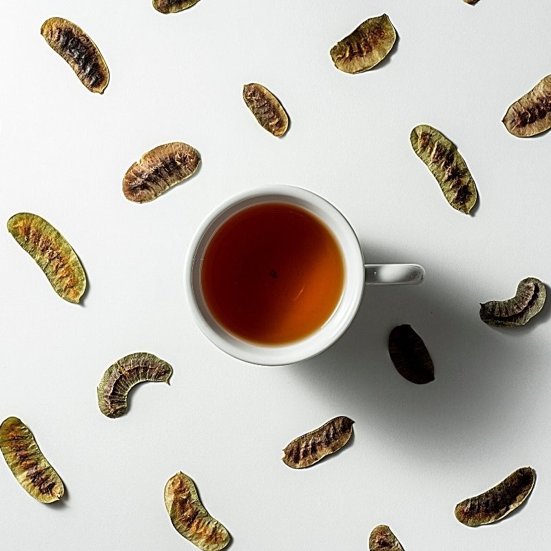 folículos de sene e uma chávena de chá para o intestino preso