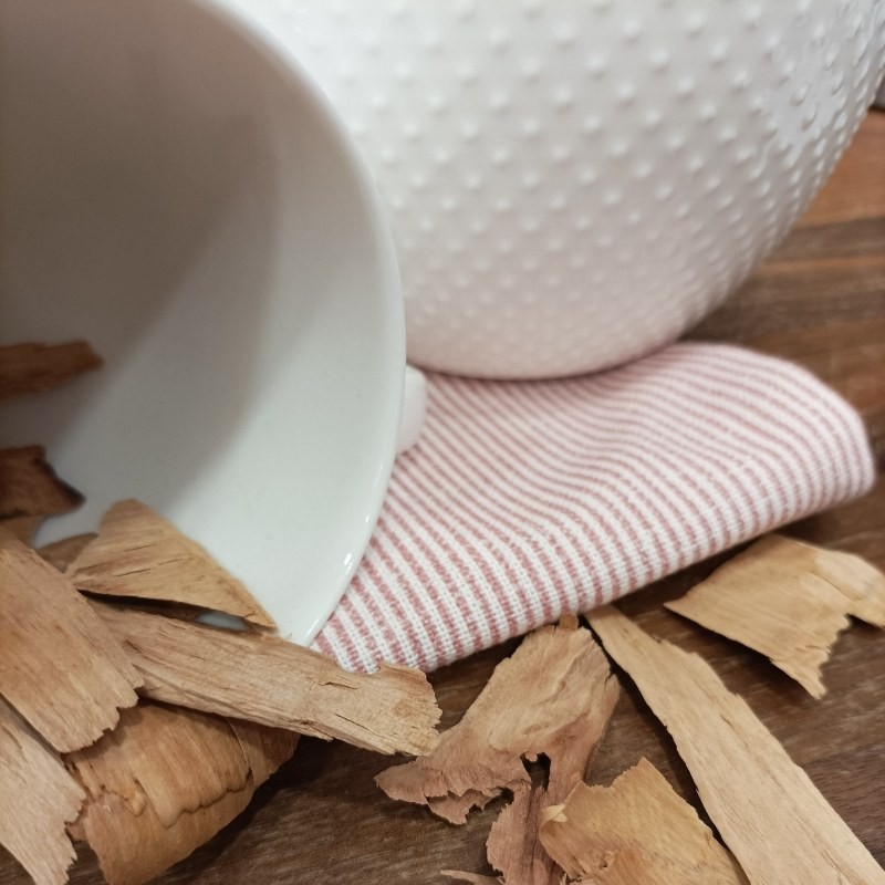 strawberry tree root with 2 cups strawberry tree root with 2 cups