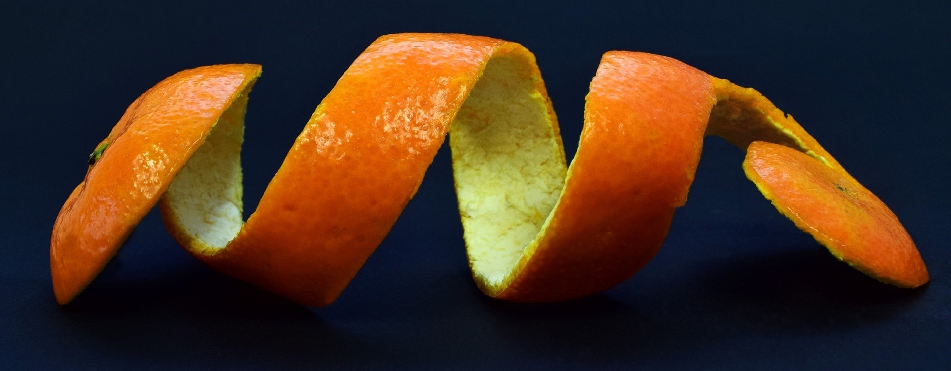Pele Casca de Laranja nas Pernas - Como Eliminar Celulite Rápido